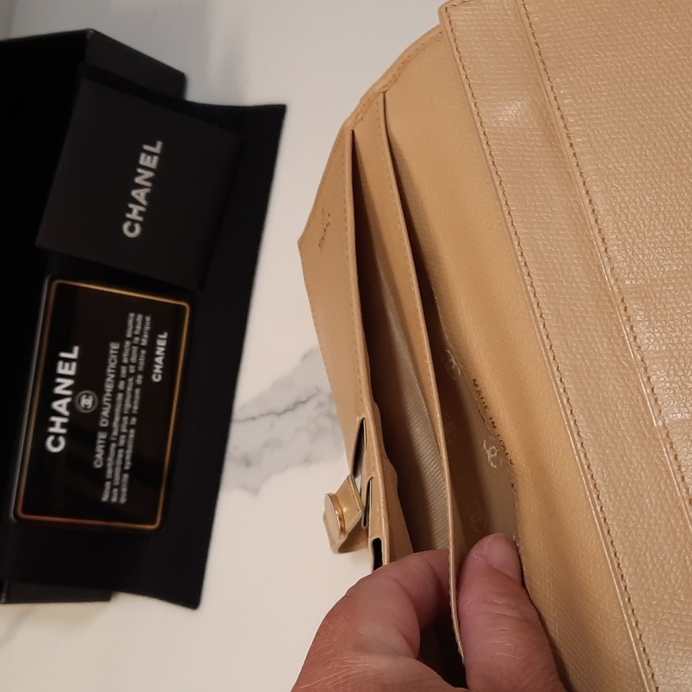 Authentic chanel wallet - Picture 7 of 10